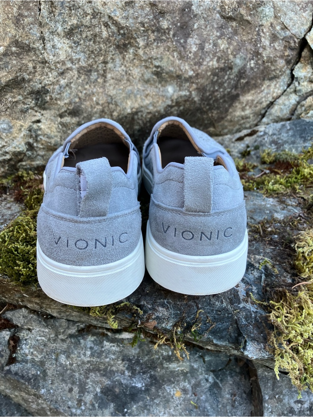 Vionic Slip-On Perforated Sneakers in Grey Sz 6.5 - Picture 4 of 6